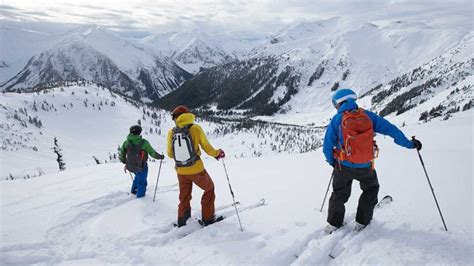 Avalanche safety: what to consider before skiing off-piste