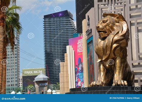 Lion Statue Guards MGM Hotel in Las Vegas,NV Editorial Photo - Image of ...