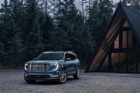 Redesigned 2024 GMC Acadia Gets Upsized Dimensions, Lone Four-Cylinder Engine | Cars.com