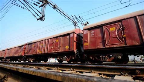 Railways to offer 30% discount to bulk customers in loadings | Economy News | Zee News