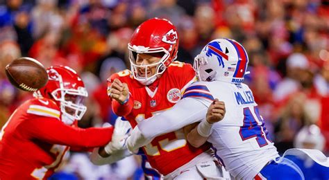 NFL Fans Are Going Wild Over Crazy Scenario For Chiefs vs. Bills