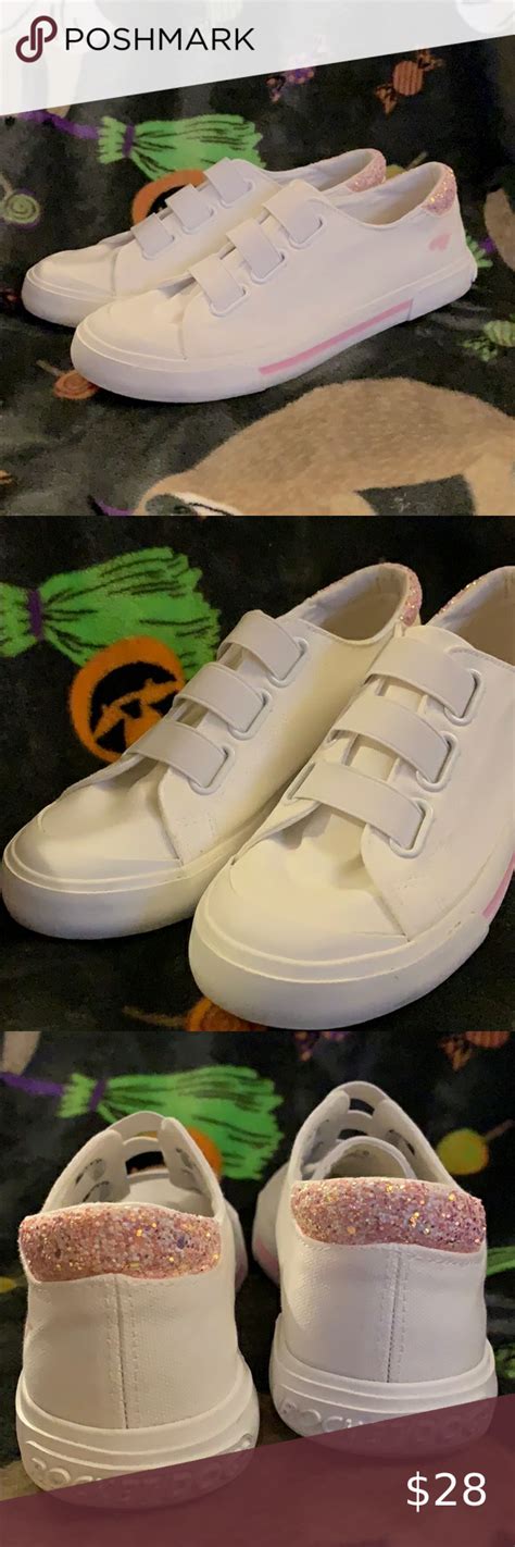 Rocket Dog Slip ons 💕 | White slip on sneakers, Rocket dog, Rocket dog ...