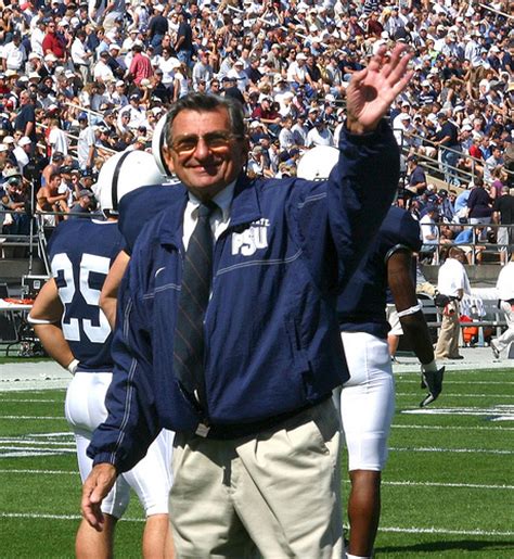 Joe Paterno biography, birth date, birth place and pictures