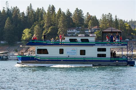 Bridge Bay Resort: Shasta Lake Houseboat Rentals