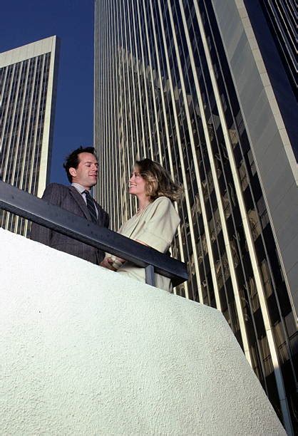 Bruce Willis & Cybill Shepherd (1/21/1985) | Moonlighting Strangers: An ...