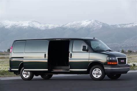 The 2023 GMC Savana 2500 Passenger Van | Serra Buick GMC Champaign