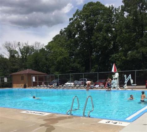 Edwardsville Glen Carbon Community Pool is open for business | RiverBender.com