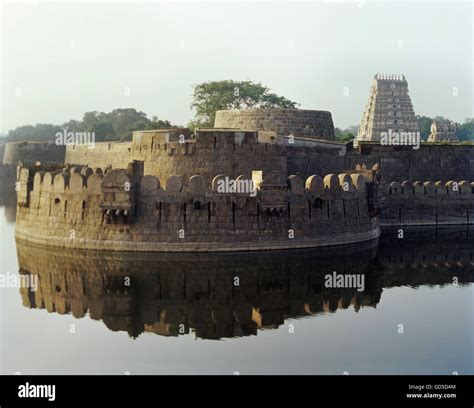 Vellore fort hi-res stock photography and images - Alamy