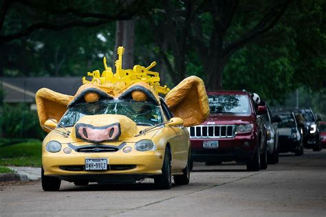 17 Top Images How To Decorate Car For Parade - Santa Ynez High School ...