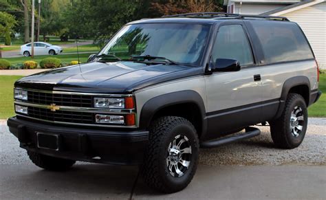 Scott A 1992 Chevy Blazer Front - LMC Truck Life