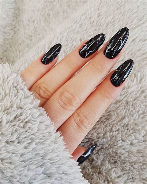 30+ Elegant Black Nail Designs - The Glossychic