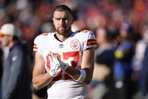 Chiefs' Travis Kelce becomes 5th tight end in league history with ...