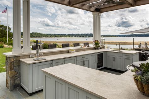 Outdoor Kitchen Countertops | Brown Jordan Outdoor Kitchens