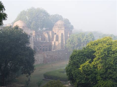 Delhi’s air quality improves slightly but remains in ‘severe’ zone; AQI ...