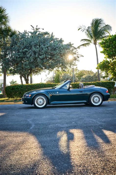 Check Out the BMW Z3 Roadster 1.9-Liter Hanging Out in Miami