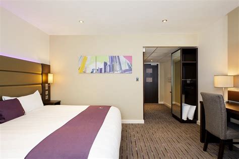 PREMIER INN WINNERSH - Updated 2024 Prices & Hotel Reviews (England)