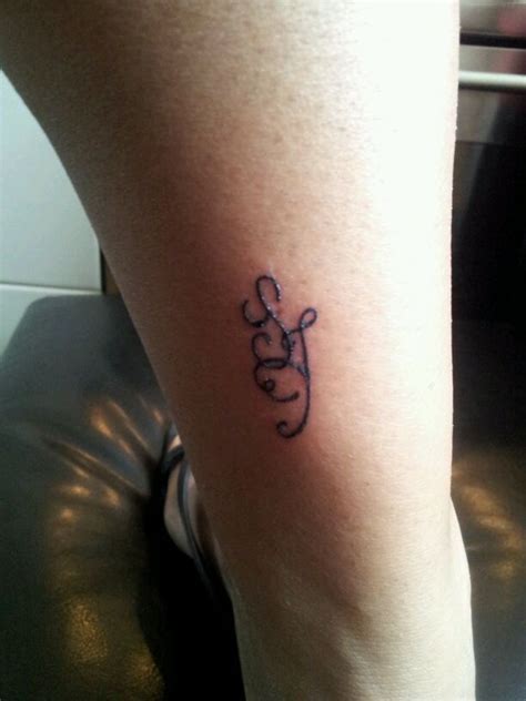 15 Amazing Y Letter Tattoo Designs and Ideas - Body Art Guru