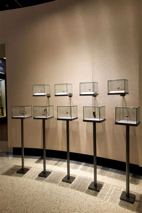 Custom Museum Display Case - Green Bay Packers Hall of Fame in 2023 ...