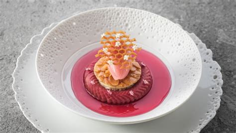 2023 MICHELIN Guide sensation – three stars for new restaurant