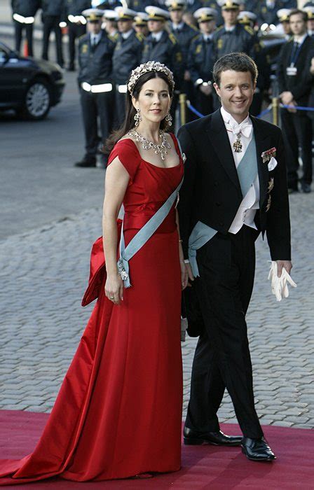 Danish royal couple celebrate 10th wedding anniversary | MiNDFOOD