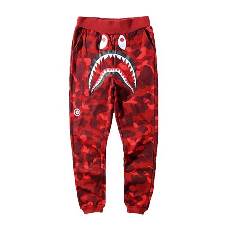 Bape Red Camo Shark Sweatpants | WHAT’S ON THE STAR?