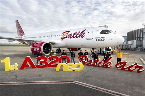 Batik Air Airbus A320 Lands With Nose Gear Turned 90 Degrees - Simple ...