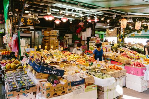 Yau Ma Tei Wholesale Fruit Market | Shopping in Yau Ma Tei, Hong Kong