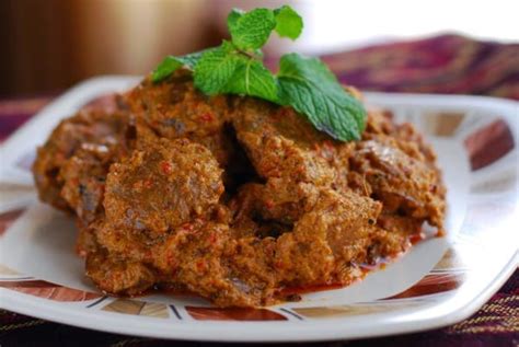 Masakan Padang: Daging Rendang Padang Asli dan Istimewa - Katalog Kuliner