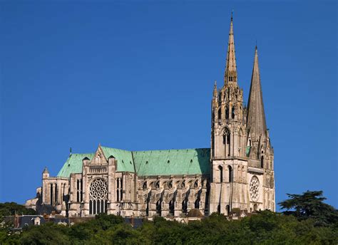 Gothic Architecture: 9 Iconic Cathedrals from the Depths of History ...