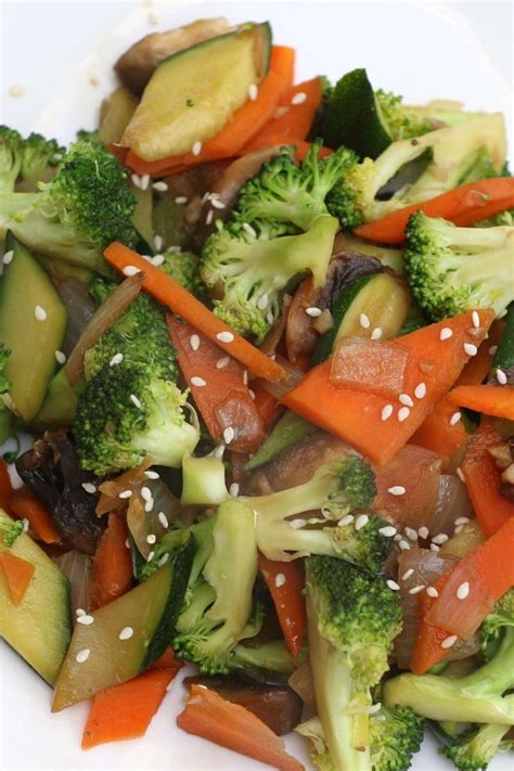 Hibachi Vegetables (Japanese Hibachi Veggies Recipe) - IzzyCooking