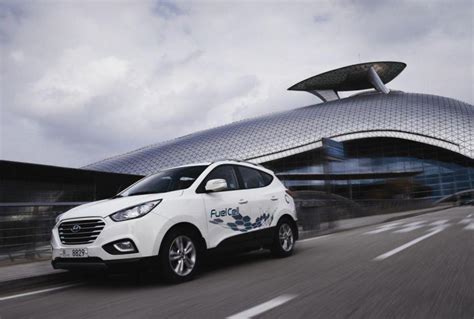 Hyundai ix35 Fuel Cell Photos and Specs. Photo: Hyundai ix35 Fuel Cell ...