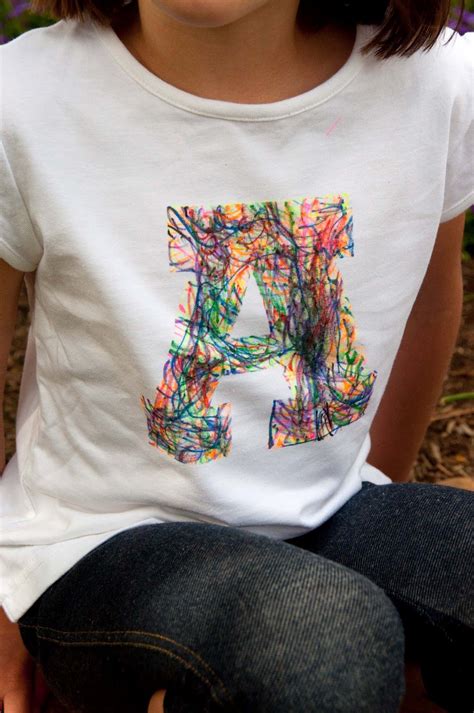 Aesthetic Nest: Craft: Scribble Initial T-Shirt (Tutorial) | T shirt tutorial, Fabric paint ...