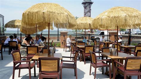 What restaurants in Erie have outdoor dining?