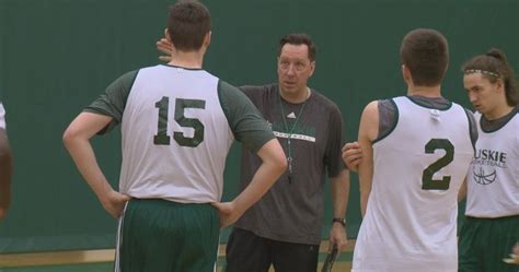 USask Huskies men’s basketball coach resigns amidst playoffs ...