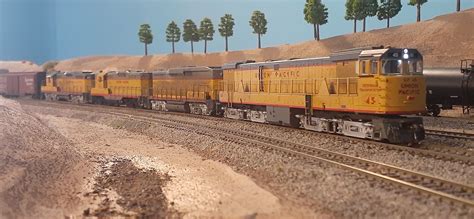 Scale Trains GP30B on the D&J Railroad | ModelRailroadForums.com