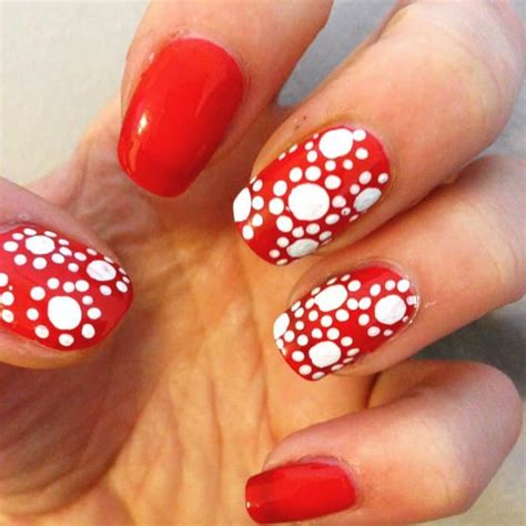 35 Inspirational Polka Dot Nail Art Designs – SheIdeas