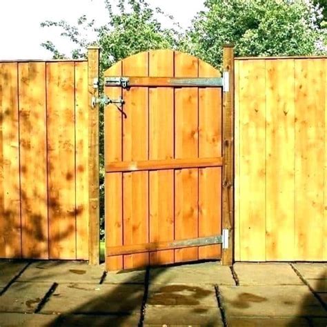 10 Best Wooden Gate Design Ideas For Home Exterior