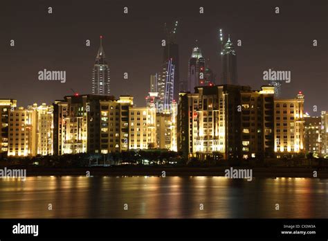 Palm Jumeirah at night. Dubai, United Arab Emirates Stock Photo - Alamy