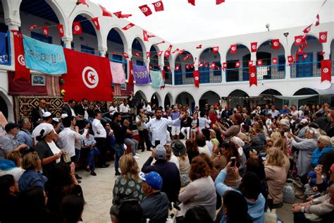 Tunisia's Jews and Muslims join to celebrate religious tolerance - CSMonitor.com