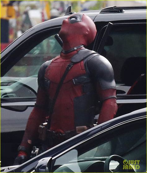 Photo: ryan reynolds films some deadpool scenes 06 | Photo 3344029 ...