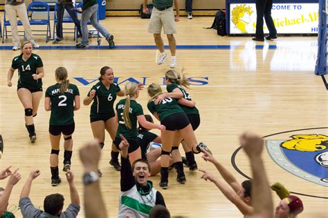 Volleyball team comes from behind to earn state bid | Maple Lake Messenger