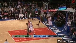 Giannis Antetokounmpo Dunk Gif - Amazon Adds Nba League Pass Live ...