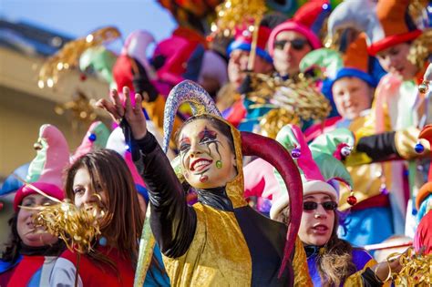 When Is Venice Carnival and Other Best Carnival Festivals in Italy