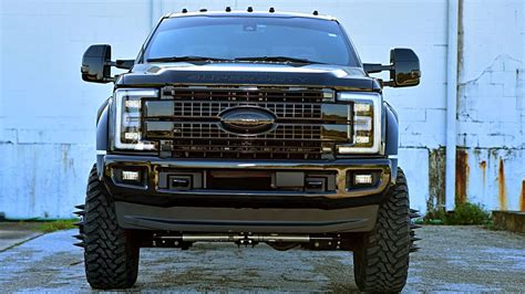 Lifted All Black Ford F-450 Looks Sinister | Ford-trucks