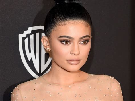 How To: Get Kylie Jenner’s Golden Globes Makeup - style etcetera