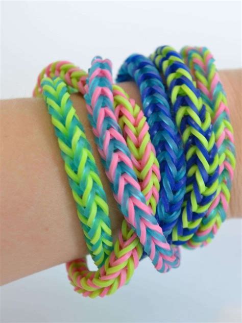 How to make rubber band bracelets without a loom. | Diy bracelets elastic, Loom band bracelets ...