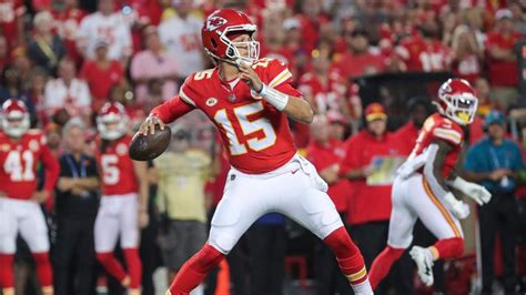 Patrick Mahomes on Chiefs WR production: 'If I start playing better ...