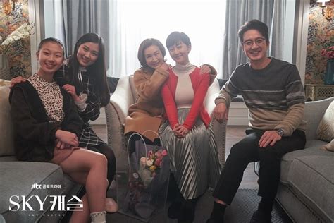 “SKY Castle” Cast Members Say Goodbye To The Drama With Final Comments