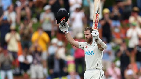 ’Record-breaker’ Kane Williamson bats Black Caps back into 2nd Test