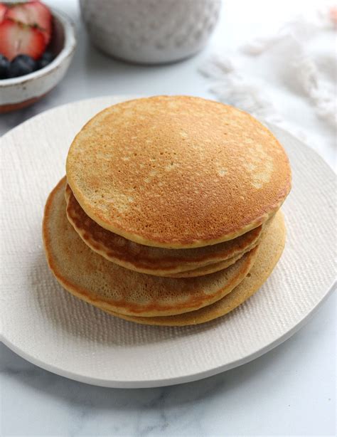 Oat Flour Pancakes - Detoxinista